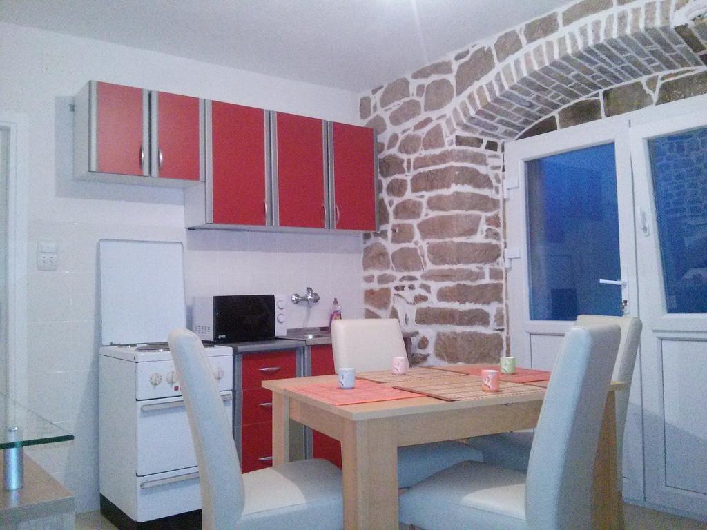 Holiday House Popovic Sucuraj Exterior photo