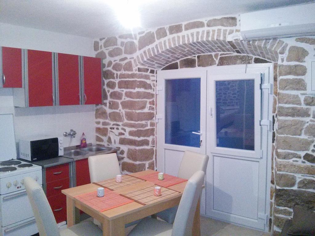 Holiday House Popovic Sucuraj Exterior photo