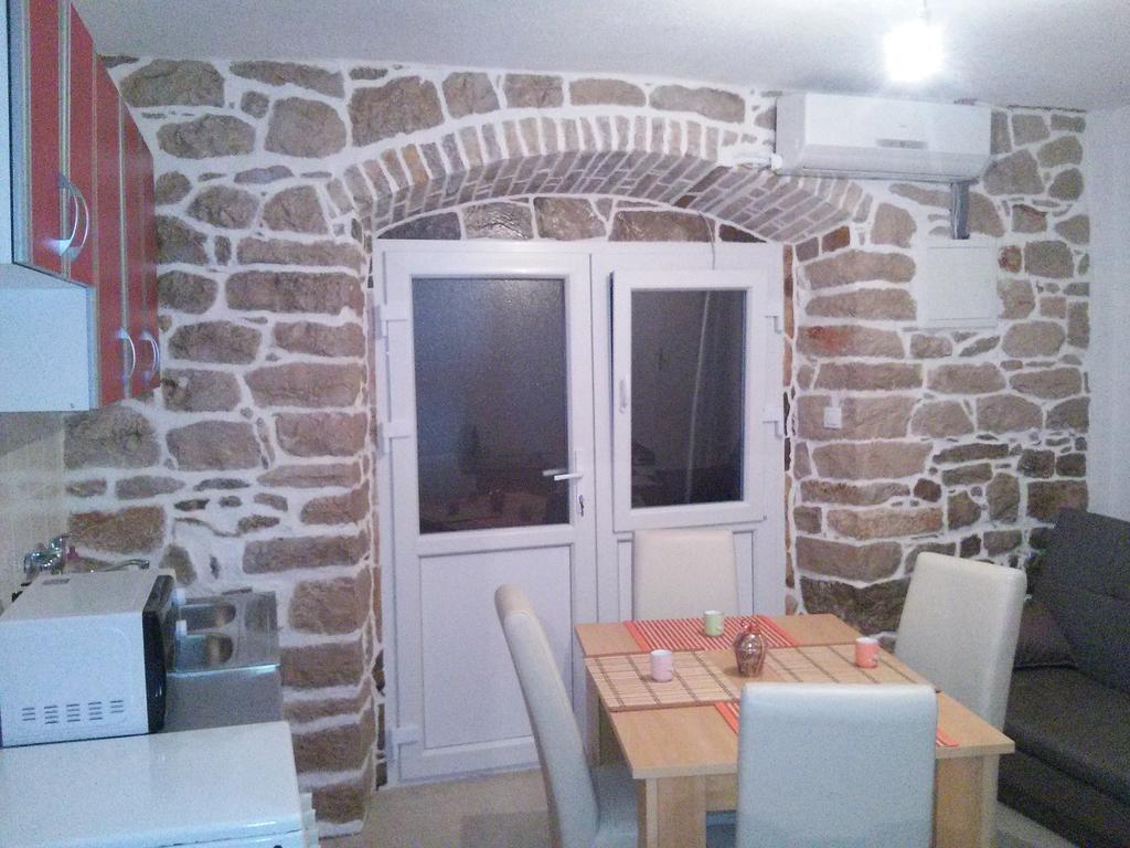 Holiday House Popovic Sucuraj Exterior photo