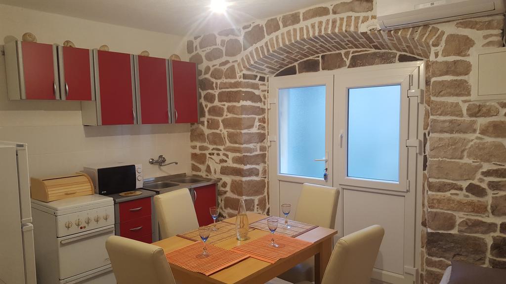 Holiday House Popovic Sucuraj Exterior photo